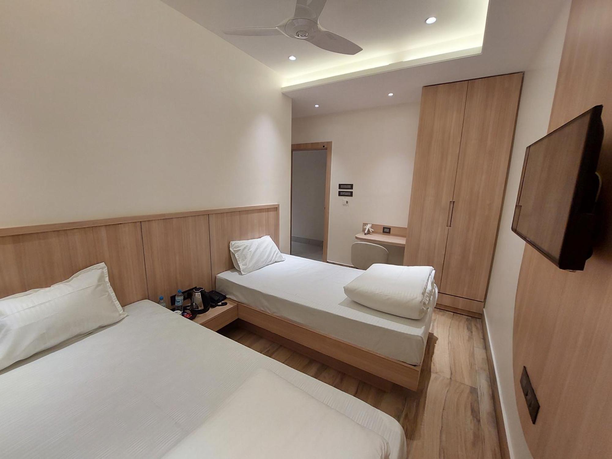 Rajasthani Dhani Hotel Khanapara Exteriér fotografie